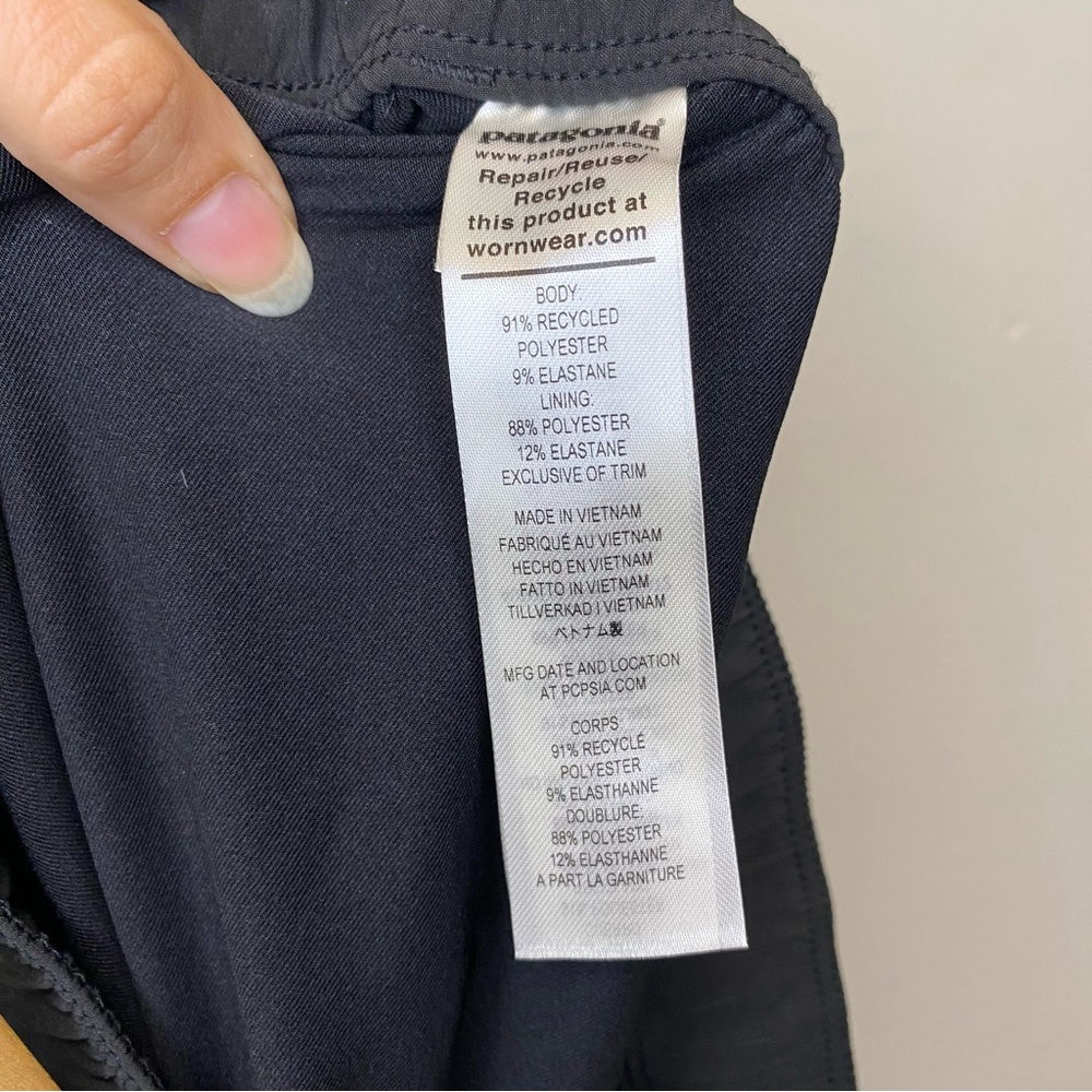 PATAGONIA Fleetwith Faux-Wrap Active Skort #58635 in Black Sz XL - Picture 12 of 13